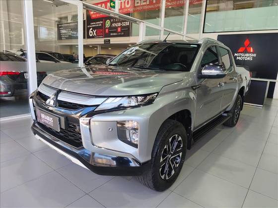 MITSUBISHI L200 TRITON 2.4 16V TURBO DIESEL SPORT HPE-S CD 4P 4X4 AUTOMÁTICO MITSUBISHI L200 TRITON 2.4 16V TURBO DIESEL SPORT HPE-S CD 4P 4X4 AUTOMÁTICO